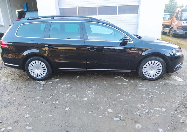 Volkswagen Passat cena 24500 przebieg: 304000, rok produkcji 2012 z Supraśl małe 67